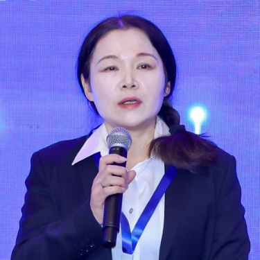 安徽省阜南縣人民法院黨組成員、副院長(cháng)、四級高級法官胡春燕