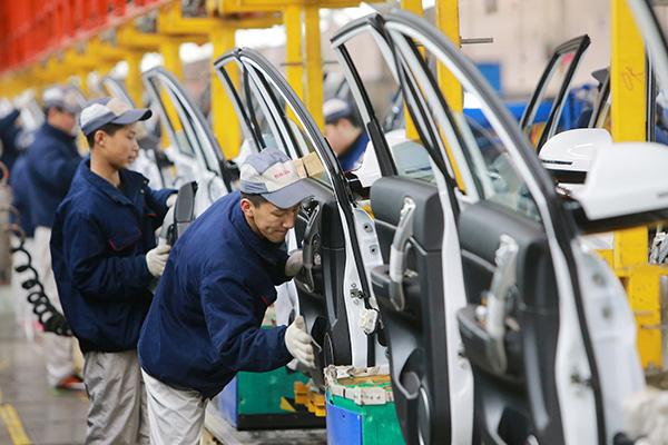 中國經(jīng)濟大盤(pán)"穩"、結構"進(jìn)"