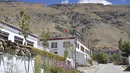 一曲藏戲，幾多變化 孔雀河畔的千年古村之變