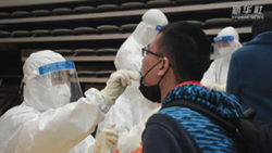 有他們，上海平靜中透著(zhù)力量