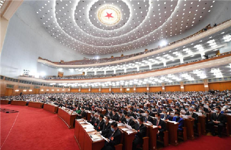 政府工作報告中，這些內容與國防和軍隊建設息息相關(guān)