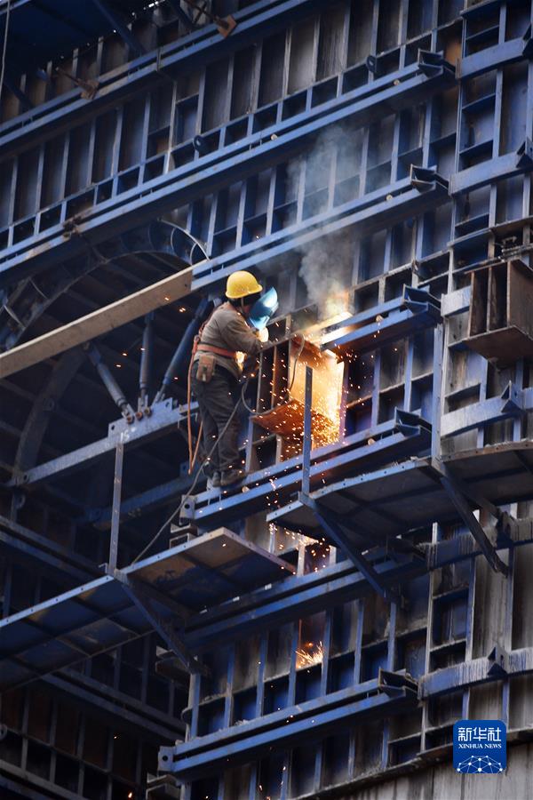 #（社會(huì )）（12）堅守崗位迎新年