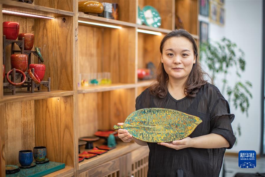 （社會(huì )）（5）打造大漆藝術(shù)空間  &ldquo;巧&rdquo;手&ldquo;制&rdquo;出就業(yè)路