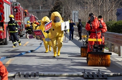 陜西漢中舉行?；返缆方煌ㄊ鹿蕬本仍菥? /></a></p>
<p class=