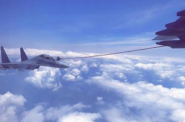 新一代空中加油機運油-20投入新時(shí)代練兵備戰