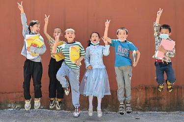 鏡頭里的十年&middot;奔向美好丨村里那條路