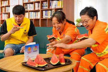 重慶:關(guān)愛(ài)戶(hù)外勞動(dòng)者