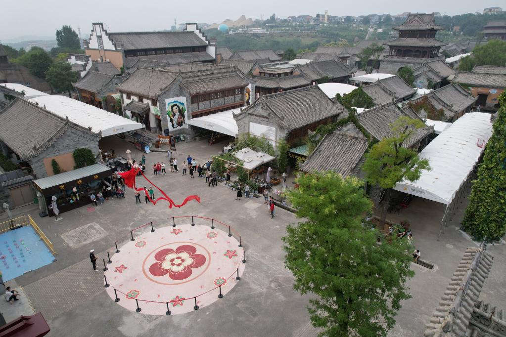 新華全媒+丨陜西白鹿原：農文旅融合帶動(dòng)鄉村游