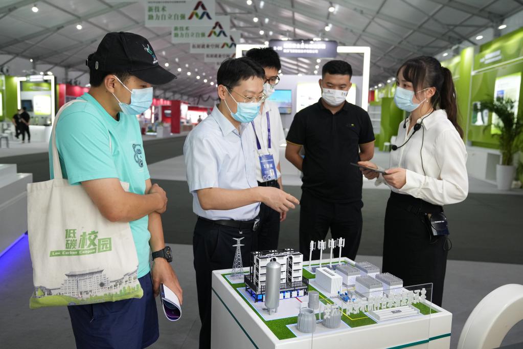 新華全媒+丨在&ldquo;雙創(chuàng  )周&rdquo;主題展上感受科技魅力