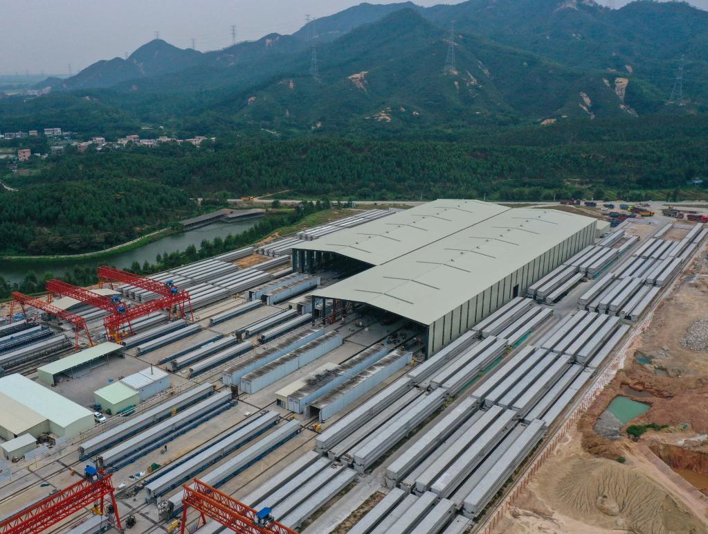 新華全媒+丨黃茅??绾Mǖ琅_山段預制箱梁過(guò)千片