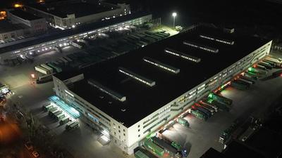 新華全媒+丨迎戰“雙11” 探訪(fǎng)中國郵政哈爾濱郵區中心局郵件處理中心
