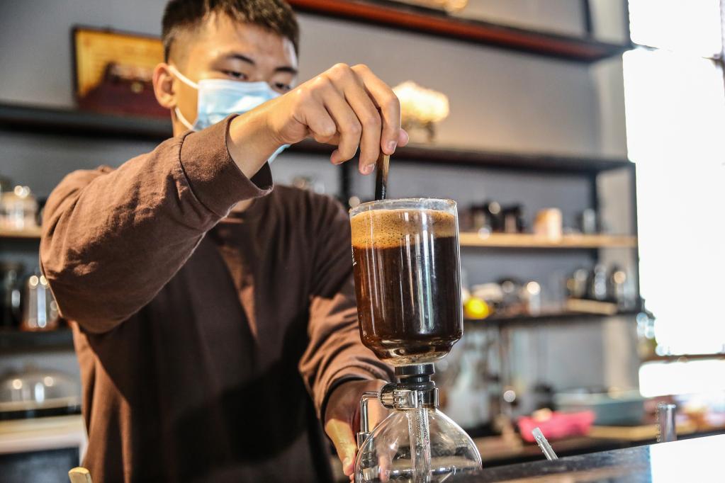 海南澄邁：返鄉大學(xué)生助力鄉村振興