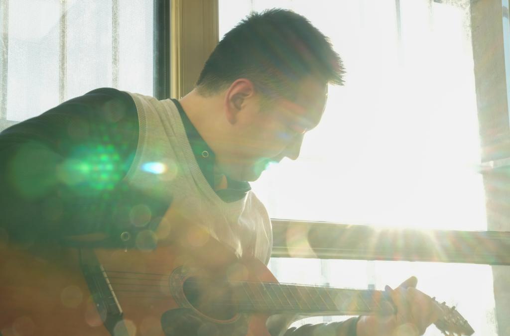 新華全媒+丨微光里，他&ldquo;看&rdquo;見(jiàn)世界杯