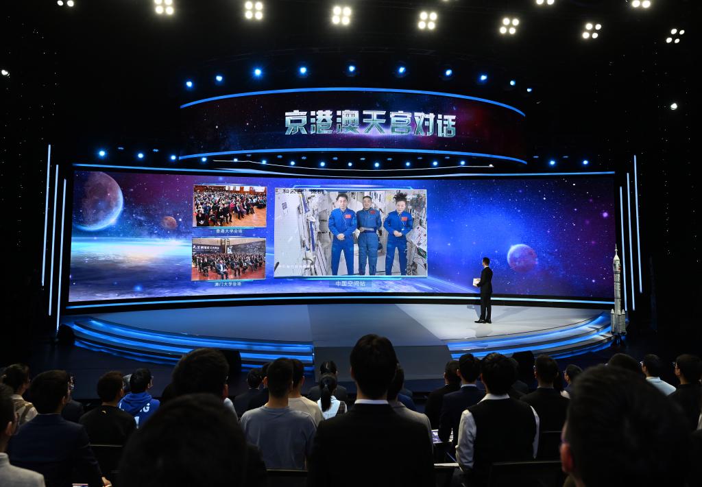 年終報道&middot;2022奔向美好丨2022，筑夢(mèng)蒼穹