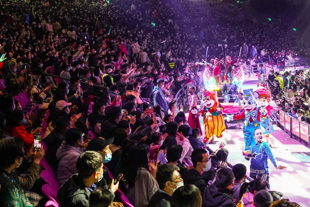 新華全媒＋｜元旦假期消費市場(chǎng)：人氣漸旺，暖意漸濃