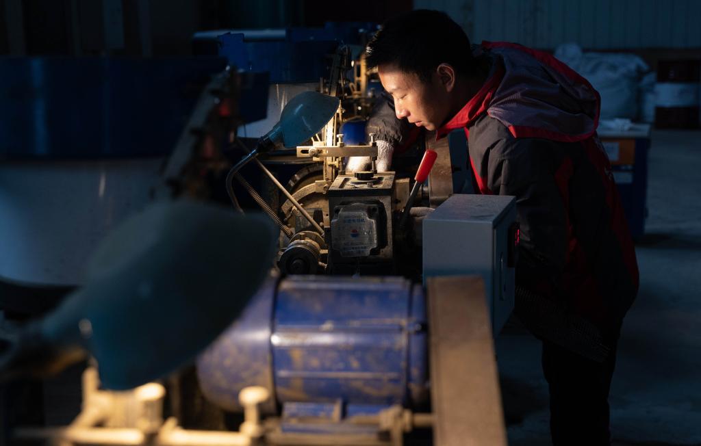 四川會(huì )東：&ldquo;移民就業(yè)車(chē)間&rdquo;讓移民群眾安居樂(lè )業(yè)