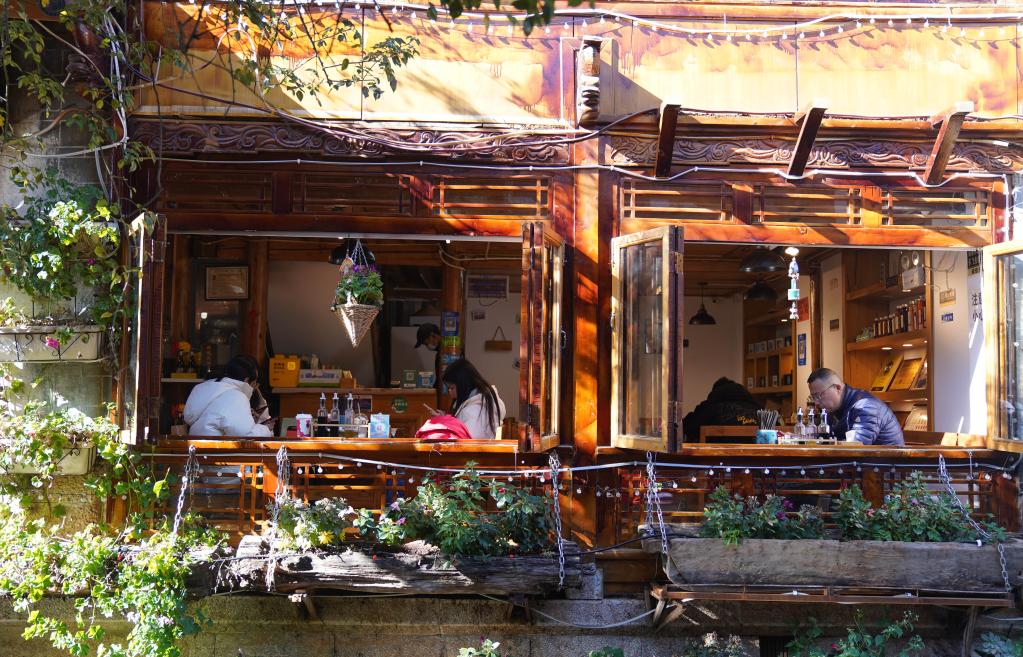 云南麗江:“煙火氣”回歸 旅游人氣旺