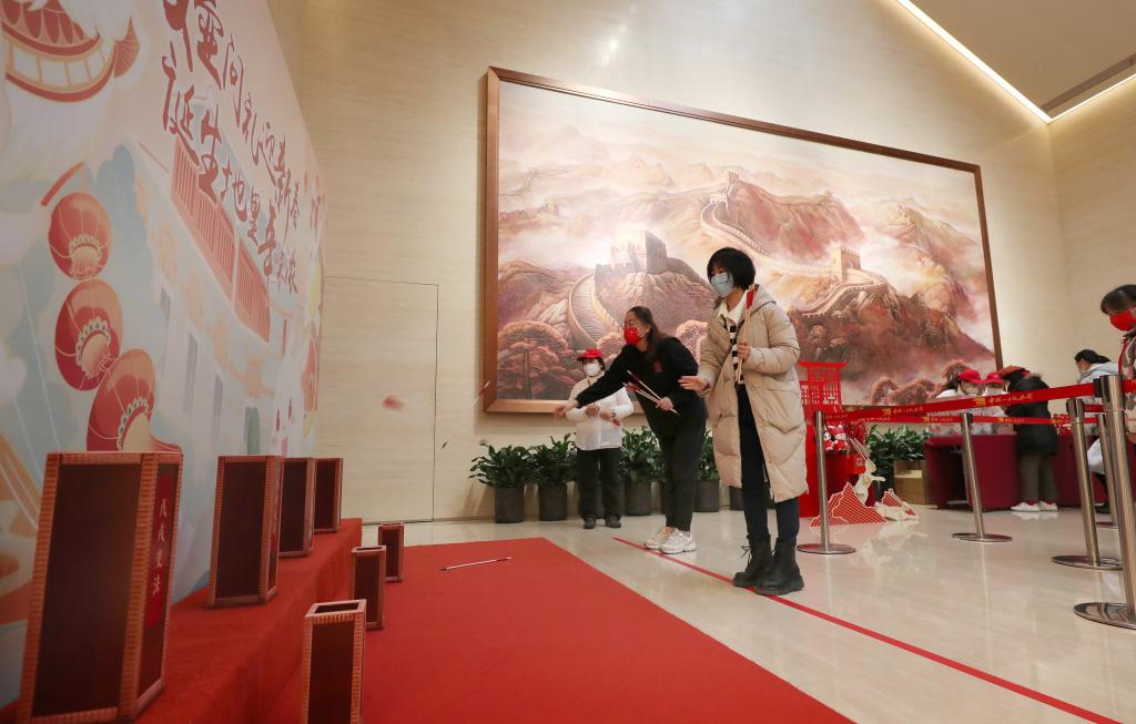 上海:兔年春節“一大紅”