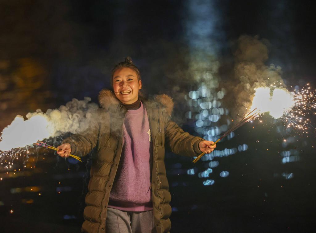 詩(shī)意中國&mdash;&mdash;爆竹聲中一歲除