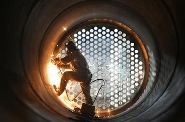 新華全媒＋丨力爭新春&ldquo;開(kāi)門(mén)紅&rdquo; 我國發(fā)電設備制造業(yè)領(lǐng)軍企業(yè)開(kāi)足馬力忙生產(chǎn)