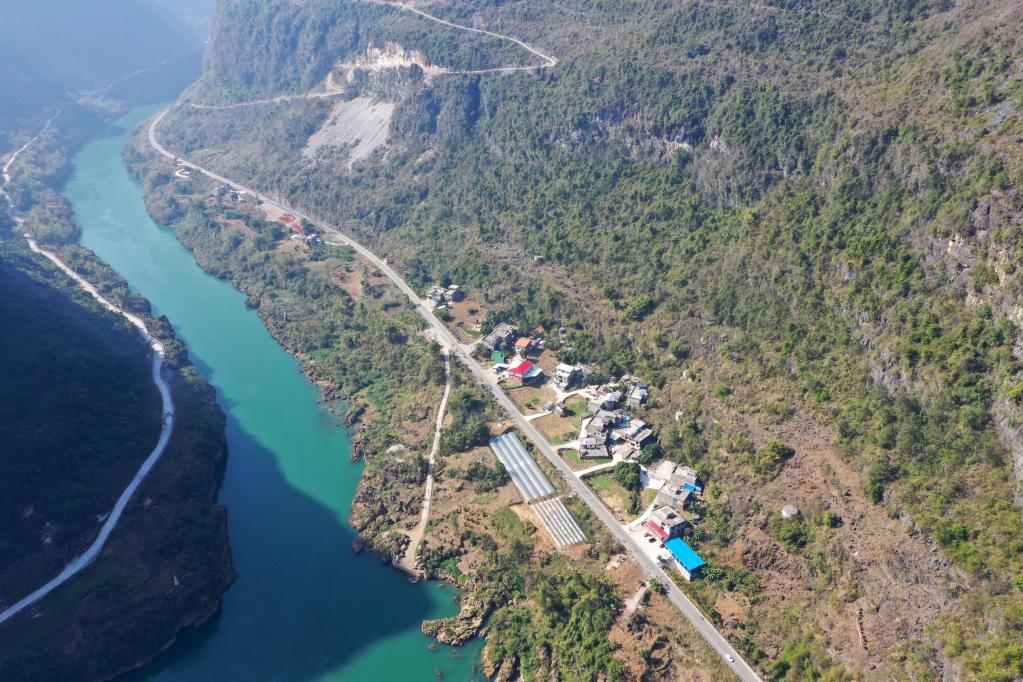 新華全媒+丨在大山種地的&ldquo;85后&rdquo;黃啟林