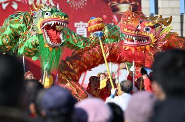 新華全媒+丨秧歌花會(huì )鬧元宵 非遺展演慶新春