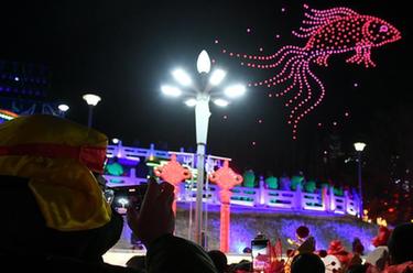 內蒙古卓資縣:繞九曲 迎元宵