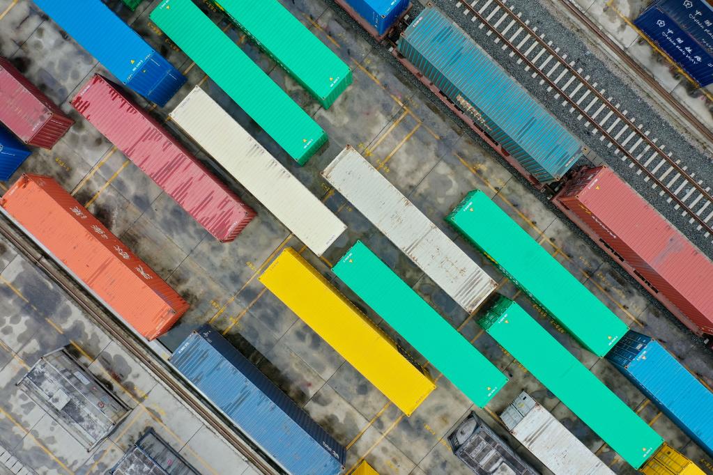 新華全媒+&middot;強信心&middot;開(kāi)新局丨中歐班列助力&ldquo;黔貨出山&rdquo;