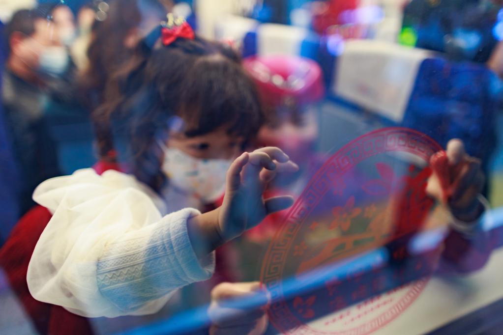 新華全媒+丨今年春運，這些瞬間讓人久久回味