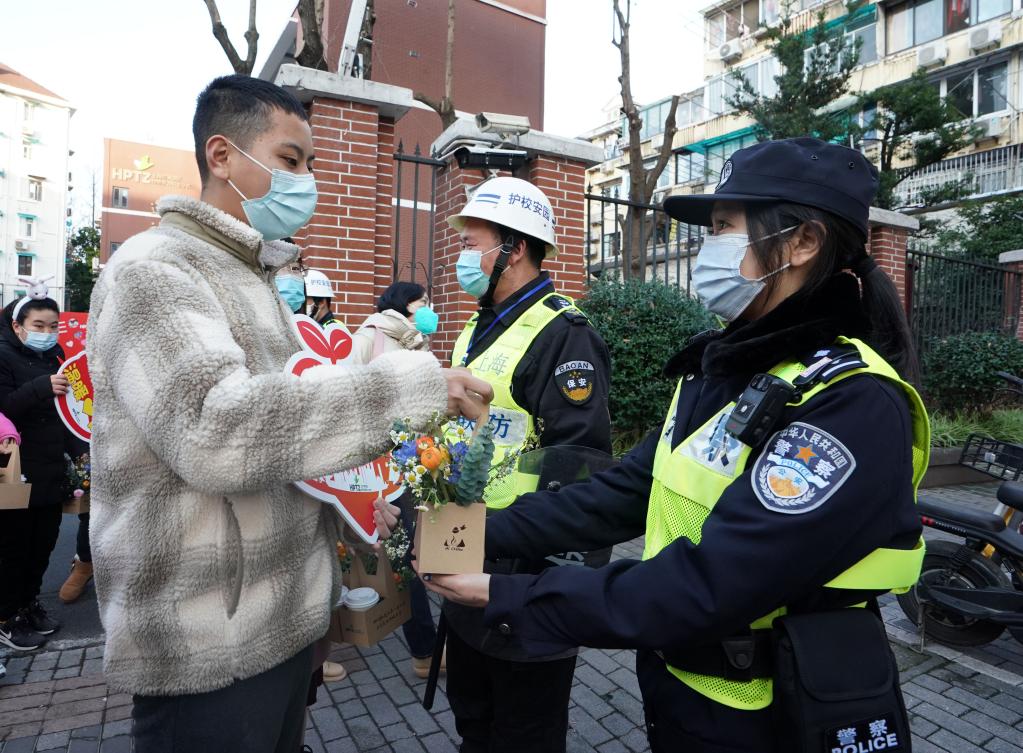 一杯咖啡一束花：特別的&ldquo;開(kāi)學(xué)第一課&rdquo;