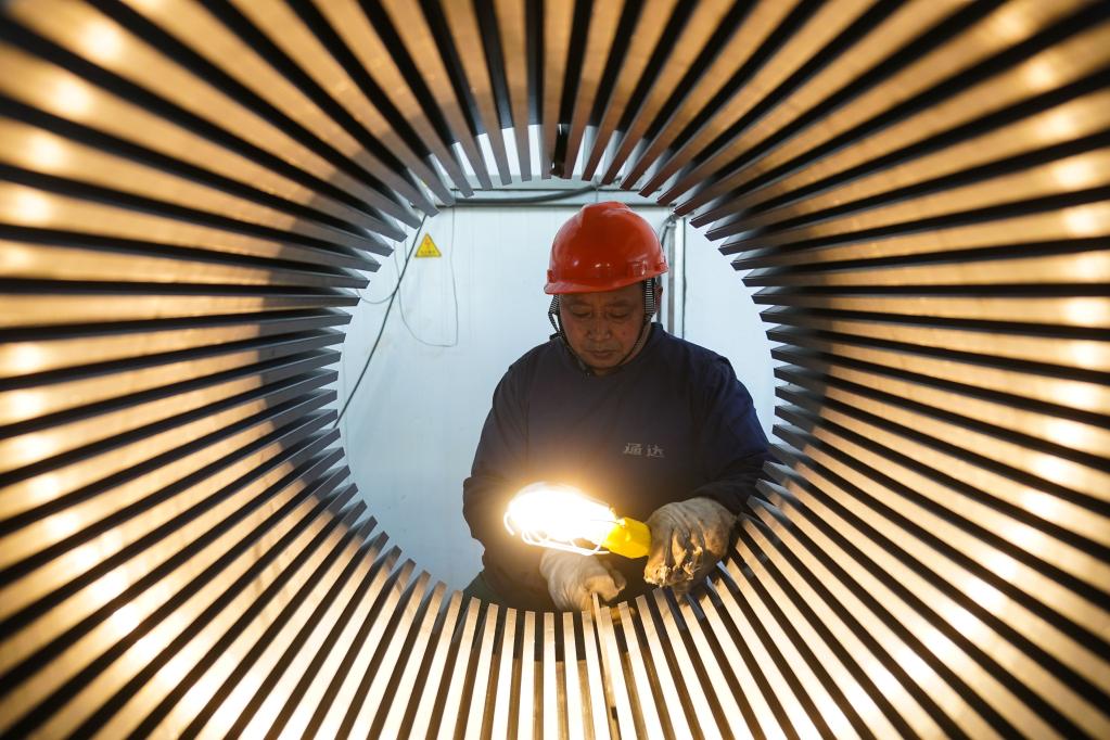 強信心&middot;開(kāi)新局｜江蘇南通：專(zhuān)精特新&ldquo;小巨人&rdquo;企業(yè)生產(chǎn)忙