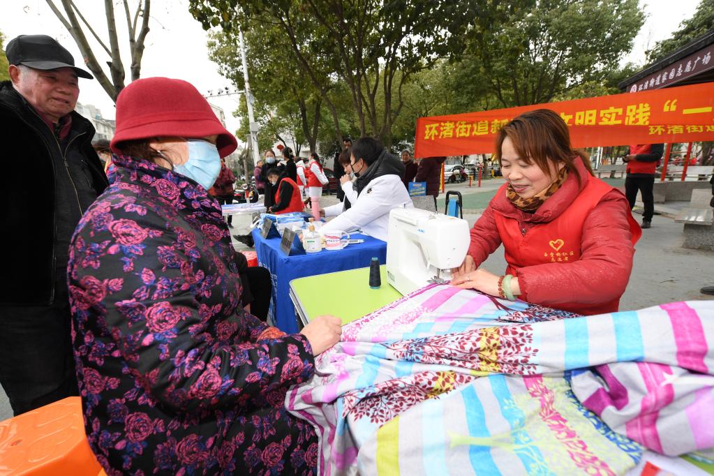 “一元”服務(wù)站:著(zhù)眼細微辦實(shí)事