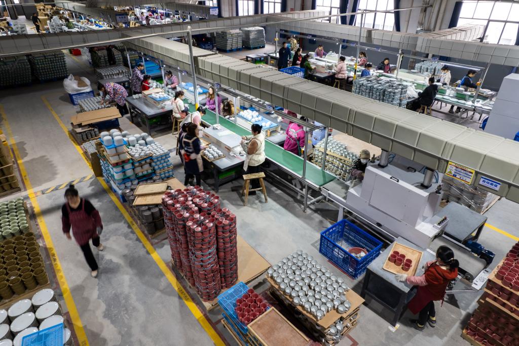 新華全媒+丨湖南醴陵:陶瓷產(chǎn)業(yè)產(chǎn)銷(xiāo)旺