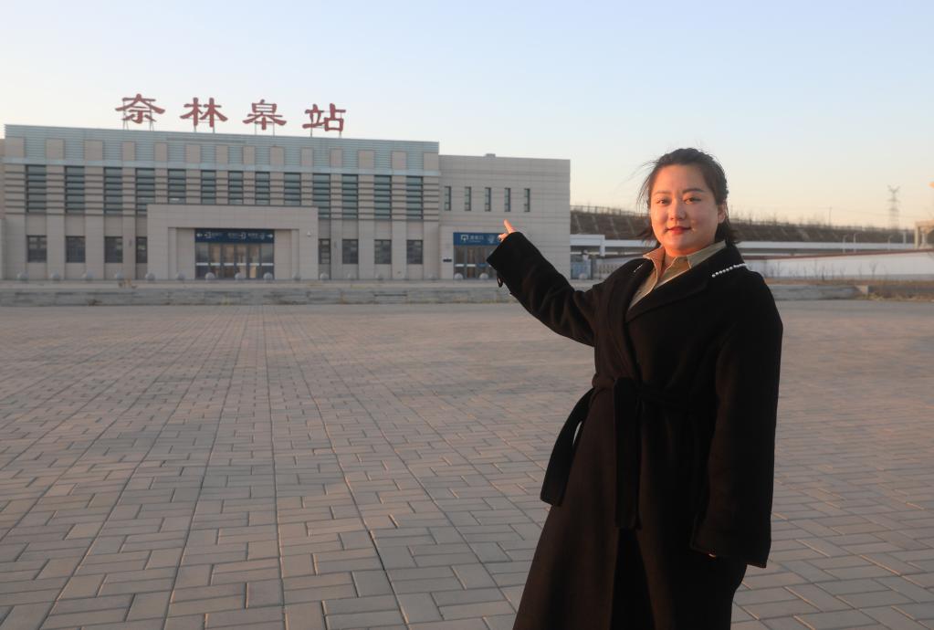 新華全媒+&middot;代表風(fēng)采錄丨王穎：做 &ldquo;有情懷，會(huì )妙招，富鄉親&rdquo;新時(shí)代返鄉新農人