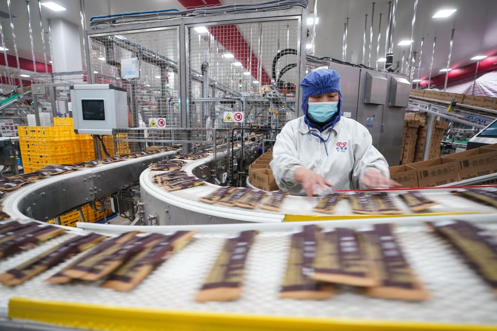 當冰淇淋遇到&ldquo;智能制造&rdquo;&mdash;&mdash;探訪(fǎng)日產(chǎn)900萬(wàn)支冰淇淋的&ldquo;燈塔工廠(chǎng)&rdquo;