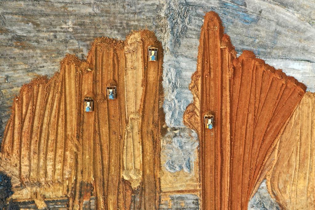 新華全媒＋丨高標準農田改造在行動(dòng)