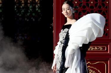 熊英&middot;蓋婭傳說(shuō)非遺時(shí)尚大秀在京舉行