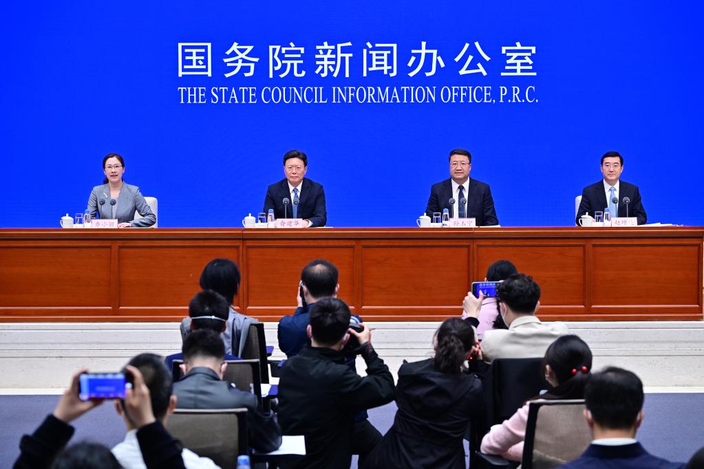 國新辦舉行&ldquo;權威部門(mén)話(huà)開(kāi)局&rdquo;系列主題新聞發(fā)布會(huì )介紹&ldquo;守國門(mén)、促發(fā)展，為推進(jìn)中國式現代化貢獻海關(guān)力量&rdquo;有關(guān)情況