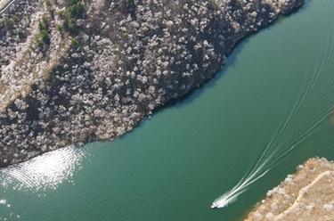 新華全媒+丨壯美山河 看長(cháng)城花開(kāi)