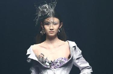 &ldquo;上久楷&middot;邊惠中&rdquo;時(shí)裝發(fā)布在京舉行