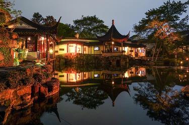 傳統演藝點(diǎn)亮園林&ldquo;夜游&rdquo;