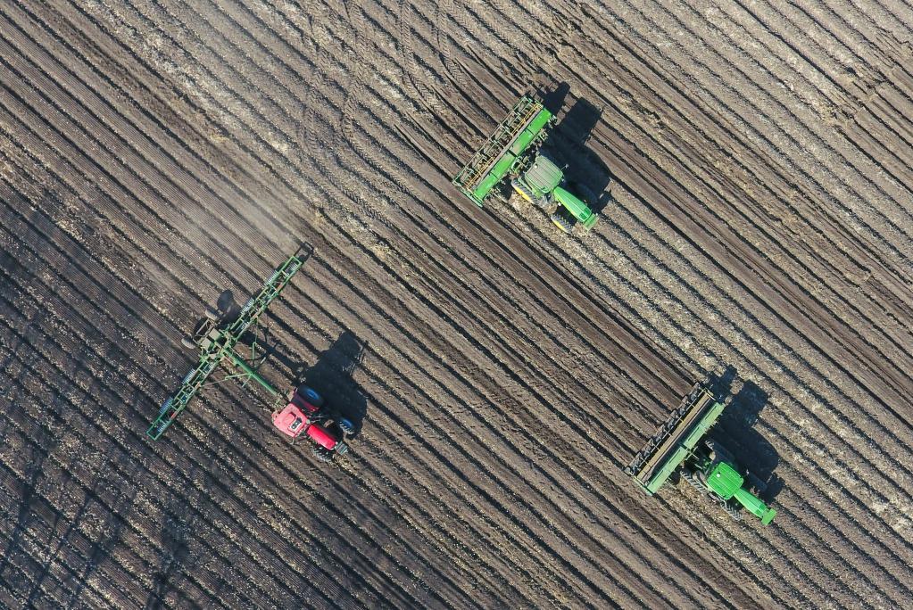 新華全媒+丨&ldquo;大糧倉&rdquo;黑龍江省春耕生產(chǎn)拉開(kāi)序幕