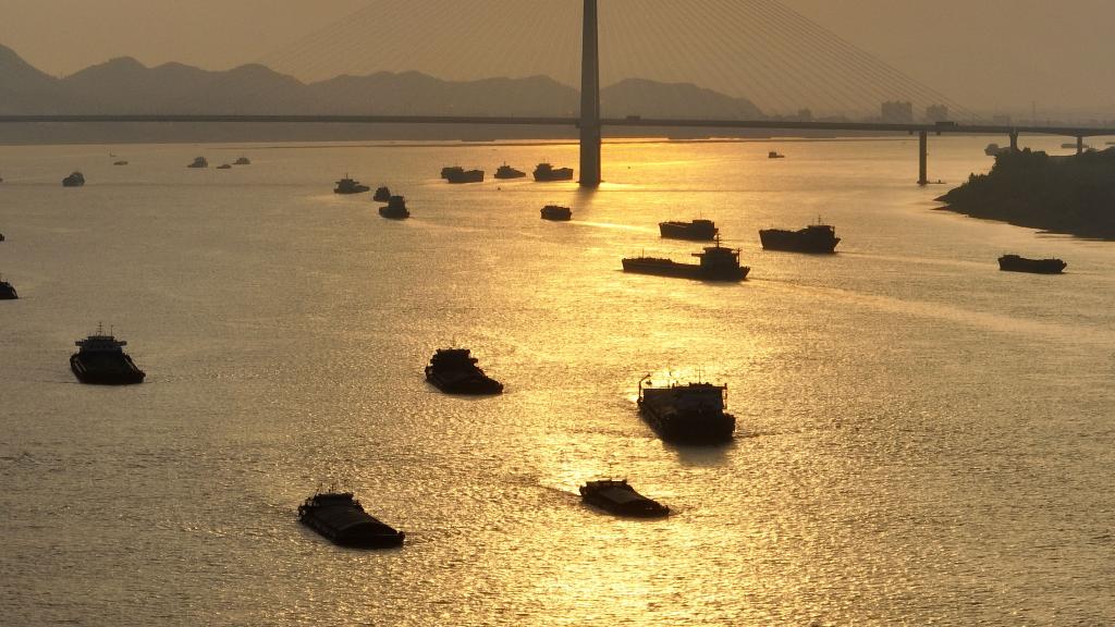 滾滾長(cháng)江 金色航道