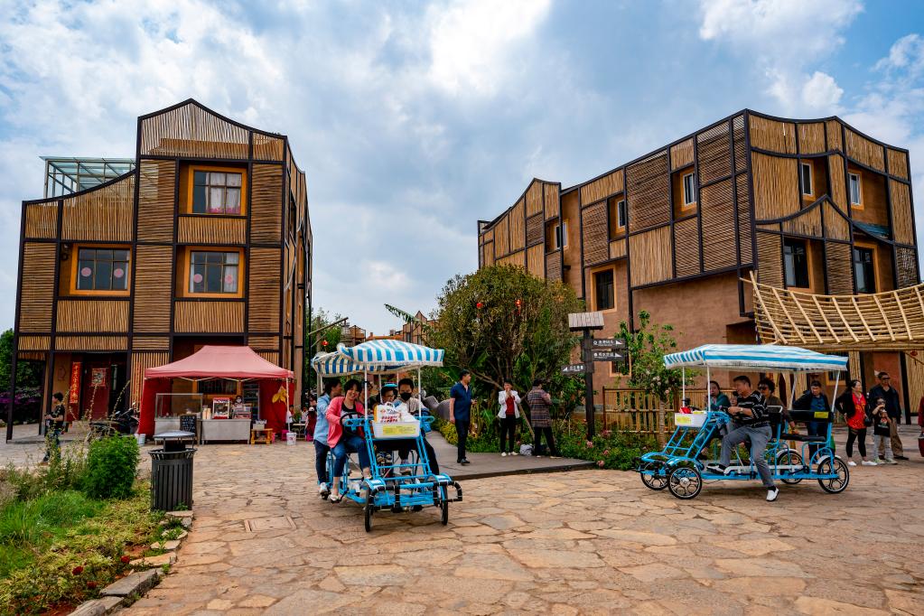 小漁村:依托滇池 生態(tài)富民