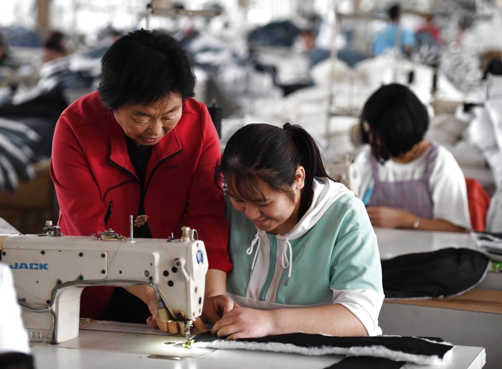 山東莒縣：&ldquo;愛(ài)心廠(chǎng)長(cháng)&rdquo;托起殘疾職工幸福天空