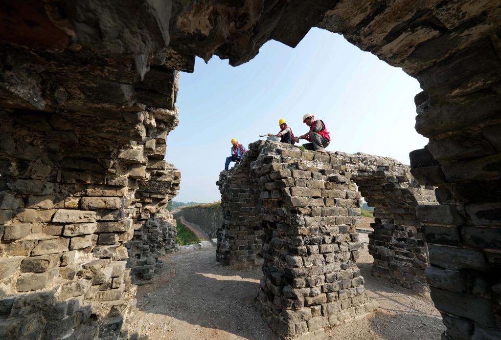 山海關(guān)長(cháng)城：馬道、敵臺修繕忙