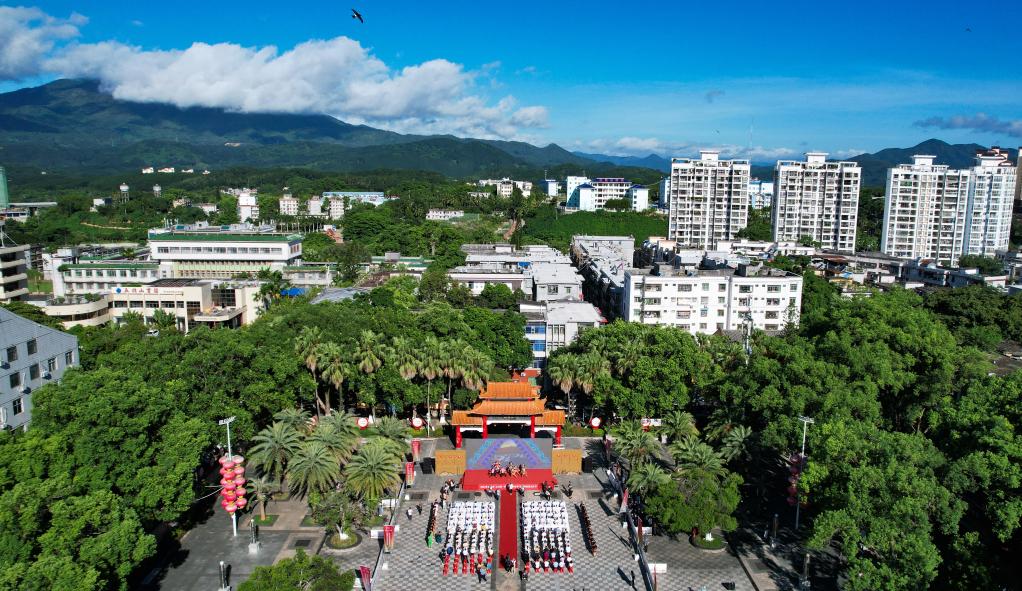 海南五指山：州府故園文化節開(kāi)幕