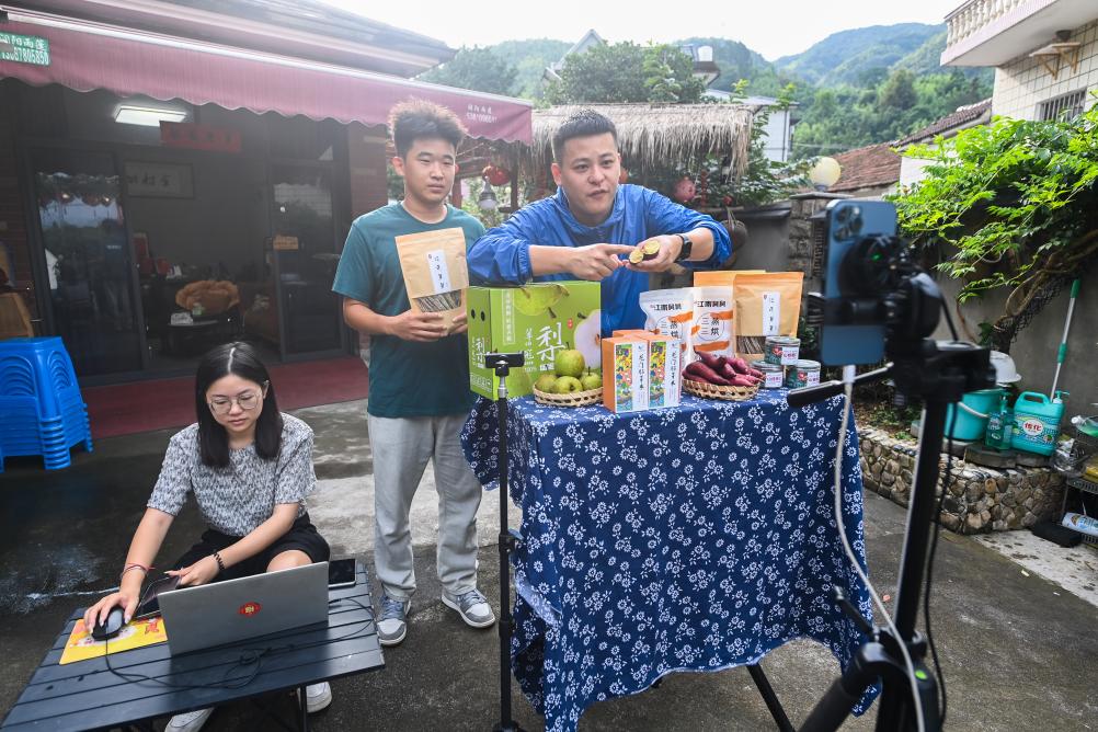 電商人才回鄉創(chuàng  )業(yè)添活力