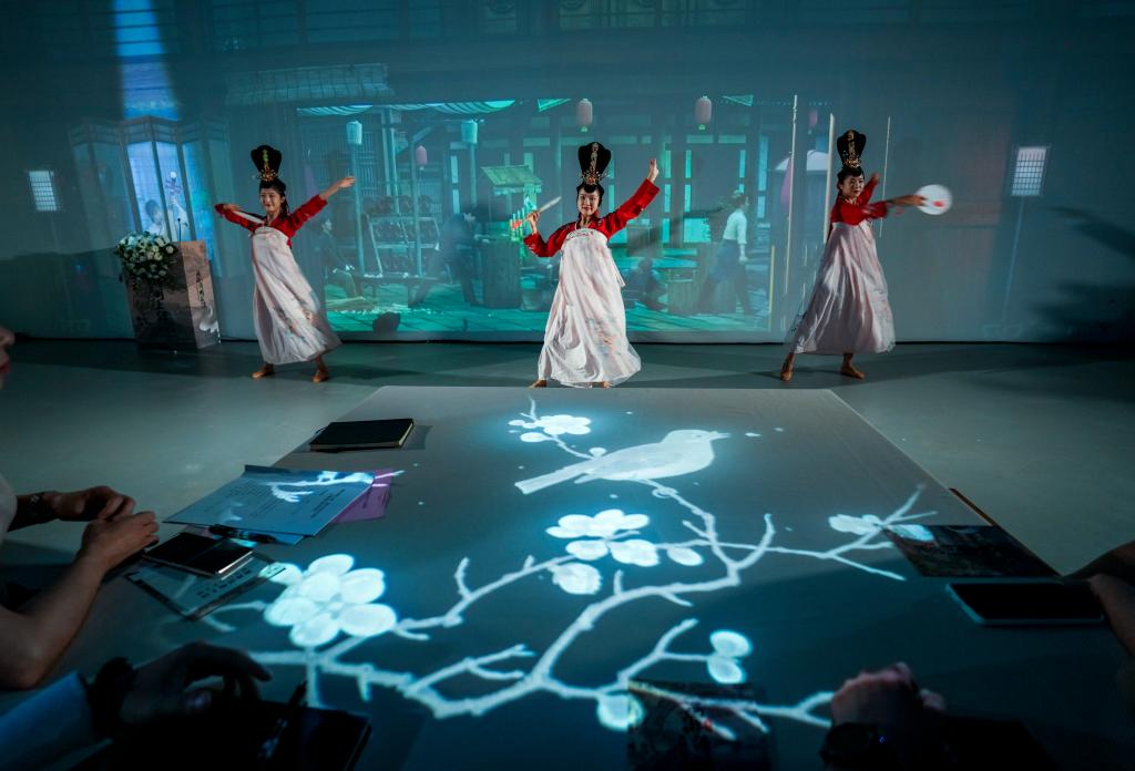 《畫(huà)游清明上河 &mdash;&mdash;故宮沉浸藝術(shù)展》在渝開(kāi)展