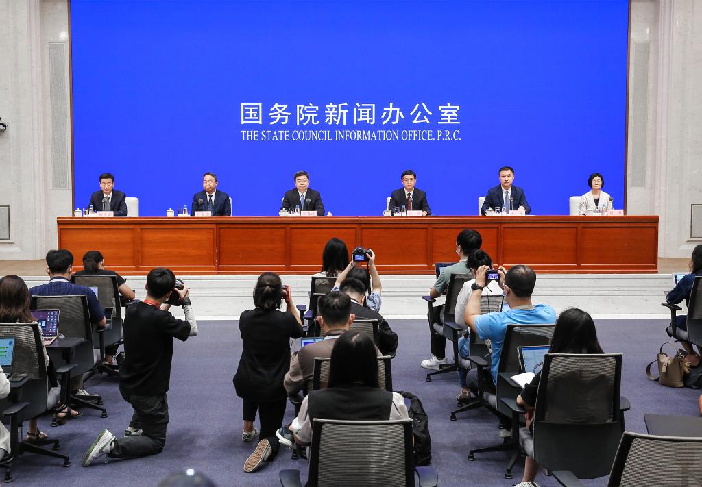 國新辦舉行持續深化改革開(kāi)放、切實(shí)優(yōu)化營(yíng)商環(huán)境國務(wù)院政策例行吹風(fēng)會(huì )